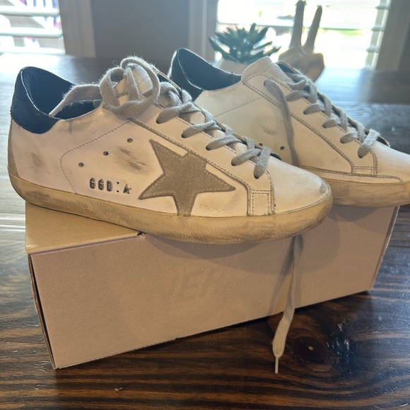 Women’s Golden Goose Superstar sneakers size 35 with original box - Picture 3 of 9
